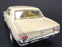Ford mustang (1964) beige - afbeelding 3 van  5