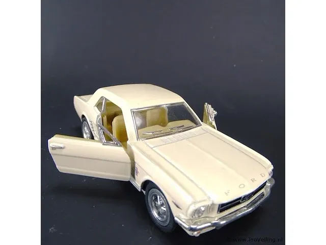 Ford mustang (1964) beige - afbeelding 4 van  5