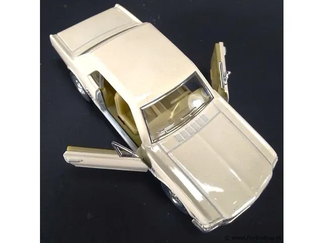 Ford mustang (1964) beige - afbeelding 5 van  5