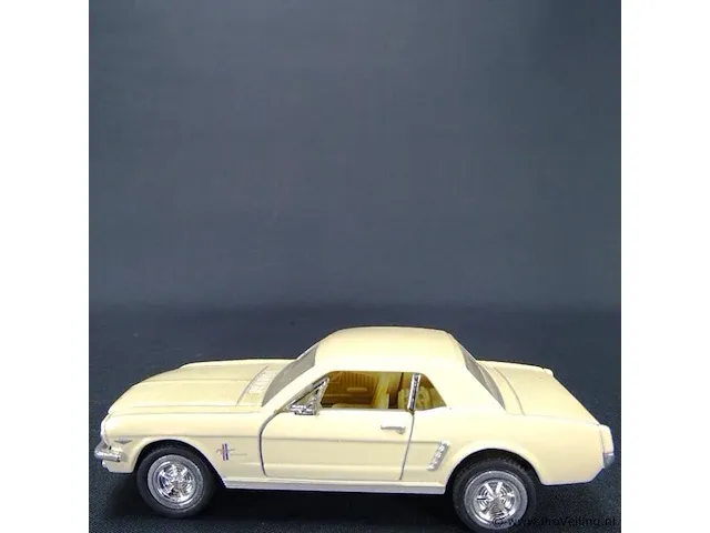 Ford mustang (1964) beige - afbeelding 2 van  5