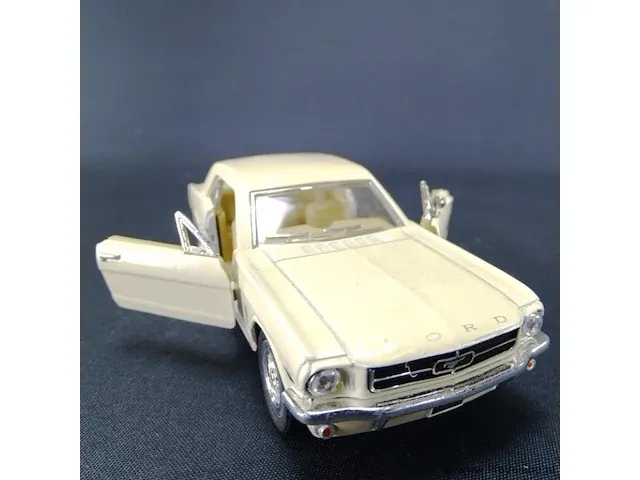 Ford mustang (1964) beige - afbeelding 4 van  5