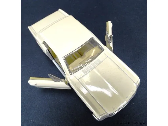 Ford mustang (1964) beige - afbeelding 5 van  5