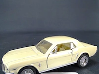 Ford mustang (1964) beige - afbeelding 1 van  5