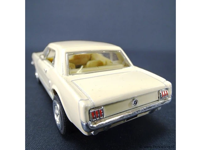 Ford mustang (1964) beige - afbeelding 3 van  5