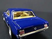 Ford mustang (1964) blauw - afbeelding 3 van  5