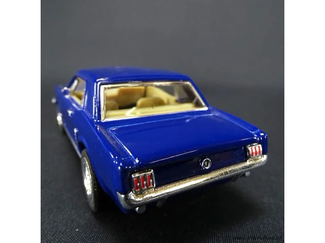 Ford mustang (1964) blauw - afbeelding 3 van  5