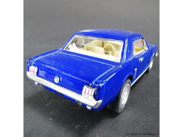 Ford mustang (1964) blauw - afbeelding 2 van  3