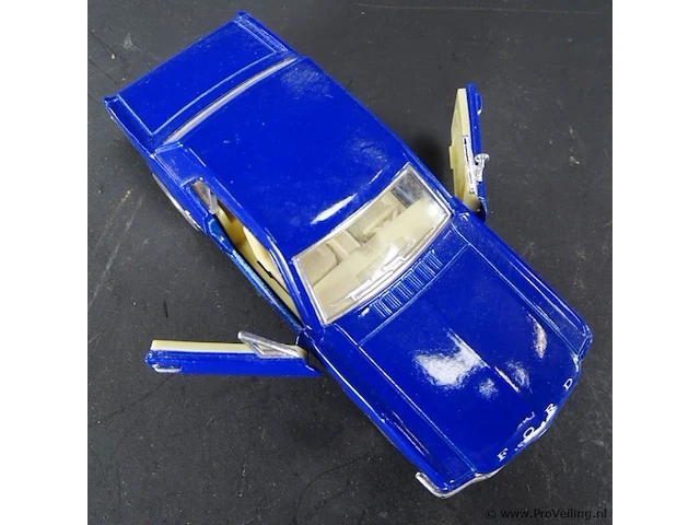 Ford mustang (1964) blauw - afbeelding 3 van  3