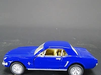 Ford mustang (1964) blauw - afbeelding 2 van  5