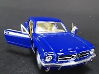Ford mustang (1964) blauw - afbeelding 4 van  5