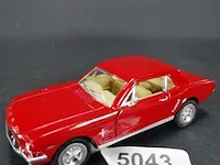 Ford mustang (1964) rood - afbeelding 1 van  5