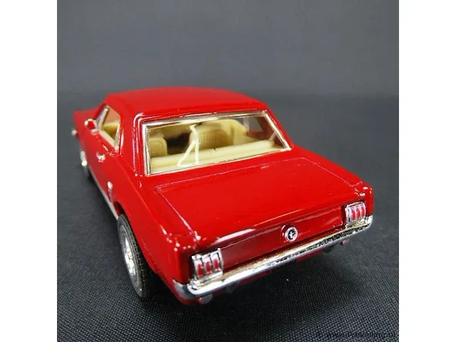 Ford mustang (1964) rood - afbeelding 3 van  5