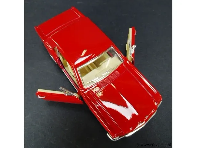 Ford mustang (1964) rood - afbeelding 5 van  5