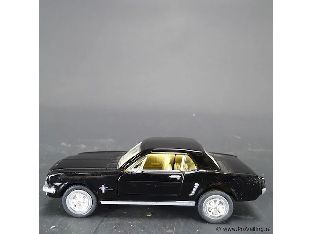 Ford mustang (1964) zwart - afbeelding 2 van  5