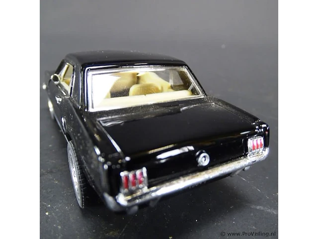 Ford mustang (1964) zwart - afbeelding 3 van  5
