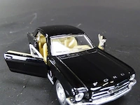 Ford mustang (1964) zwart - afbeelding 4 van  5