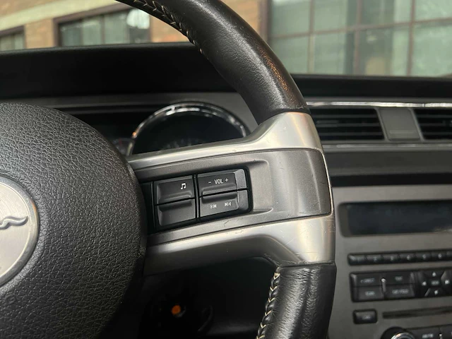 Ford mustang 3.7 v6 310pk 2014 - afbeelding 24 van  39