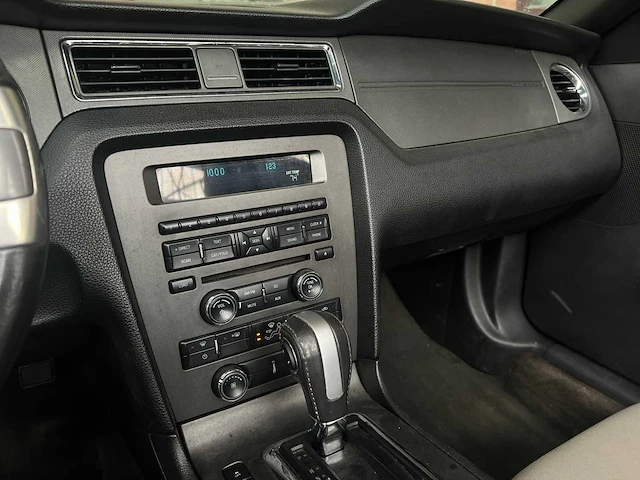 Ford mustang 3.7 v6 310pk 2014 - afbeelding 29 van  39