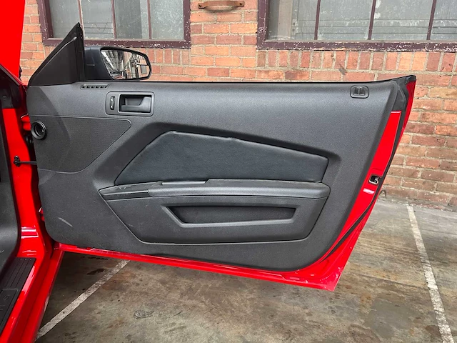 Ford mustang 3.7 v6 310pk 2014 - afbeelding 35 van  39