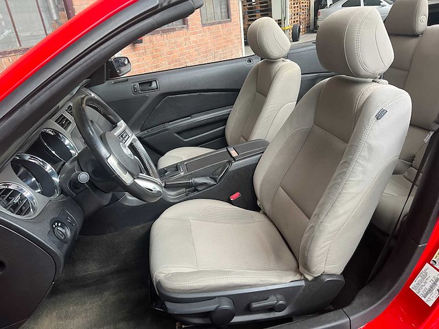 Ford mustang 3.7 v6 310pk 2014 - afbeelding 26 van  39