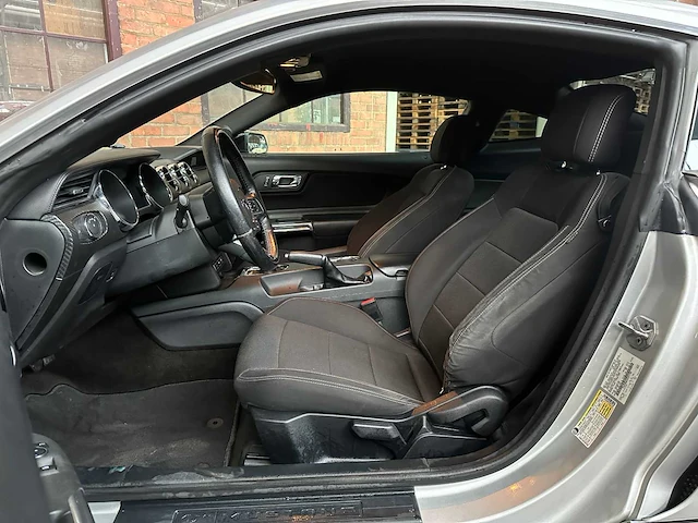 Ford mustang 3.7l v6 v-shaped coupe 305pk 2016 - afbeelding 13 van  44