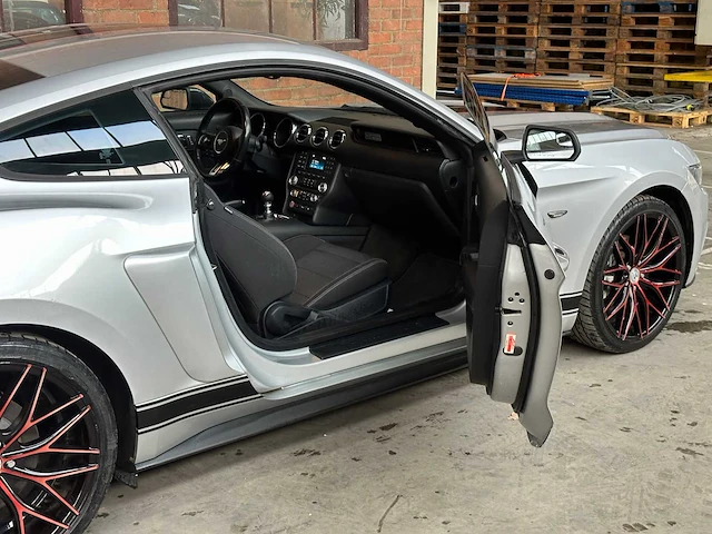 Ford mustang 3.7l v6 v-shaped coupe 305pk 2016 - afbeelding 31 van  44