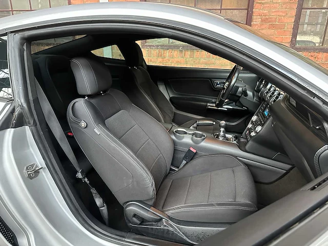 Ford mustang 3.7l v6 v-shaped coupe 305pk 2016 - afbeelding 32 van  44
