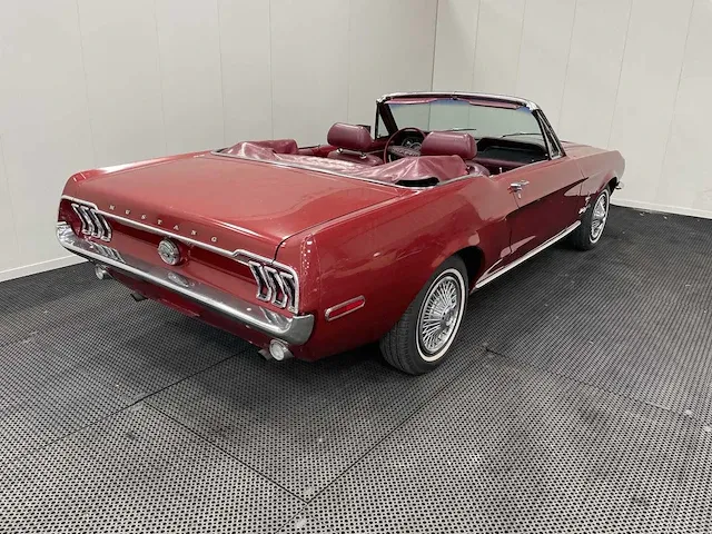 Ford mustang cabriolet - oldtimer - 1968 - afbeelding 3 van  35