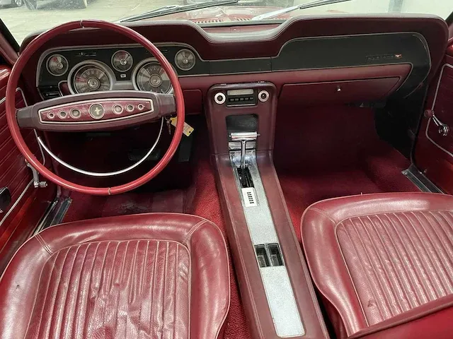 Ford mustang cabriolet - oldtimer - 1968 - afbeelding 6 van  35