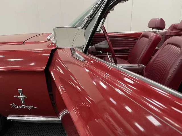 Ford mustang cabriolet - oldtimer - 1968 - afbeelding 9 van  35