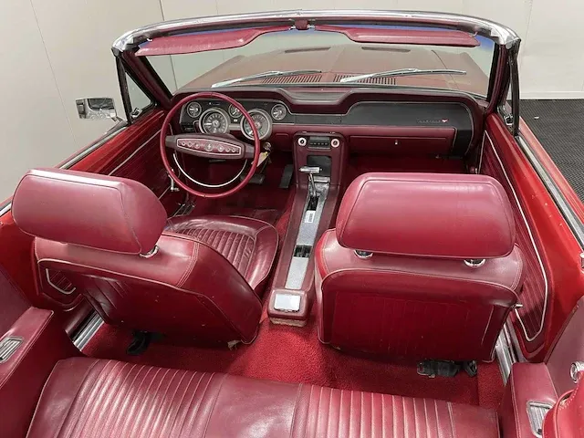 Ford mustang cabriolet - oldtimer - 1968 - afbeelding 13 van  35