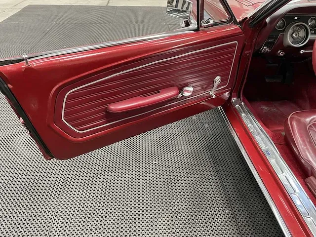 Ford mustang cabriolet - oldtimer - 1968 - afbeelding 14 van  35