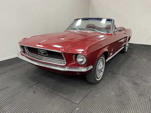Ford mustang cabriolet - oldtimer - 1968 - afbeelding 12 van  35