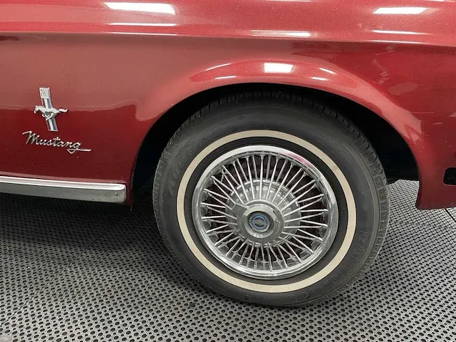 Ford mustang cabriolet - oldtimer - 1968 - afbeelding 27 van  35
