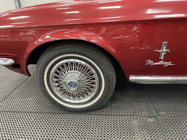 Ford mustang cabriolet - oldtimer - 1968 - afbeelding 28 van  35