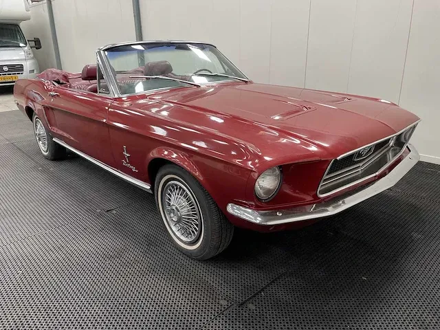 Ford mustang cabriolet - oldtimer - 1968 - afbeelding 33 van  35