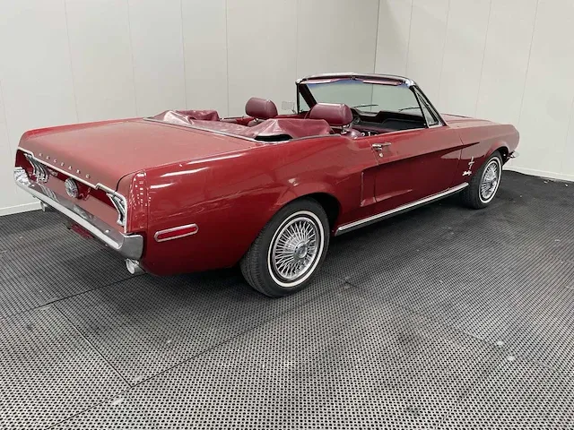 Ford mustang cabriolet - oldtimer - 1968 - afbeelding 35 van  35