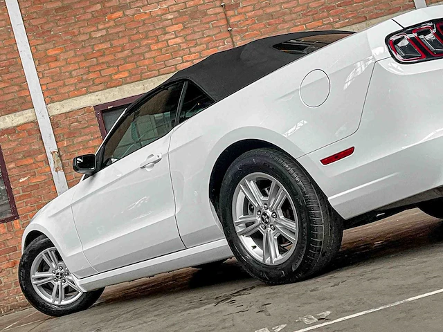 Ford mustang cabriolet 3.7 v6 305pk 2014 - afbeelding 18 van  40