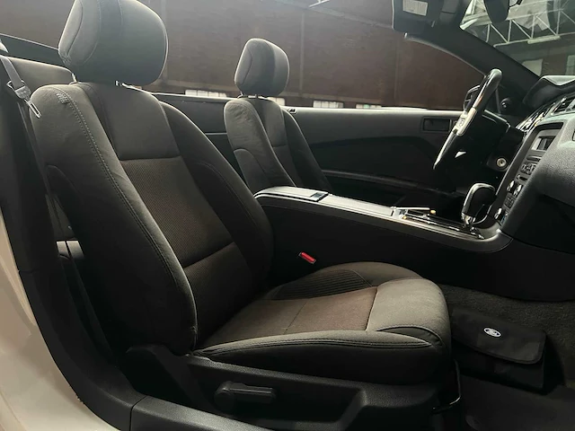 Ford mustang cabriolet 3.7 v6 305pk 2014 - afbeelding 37 van  40