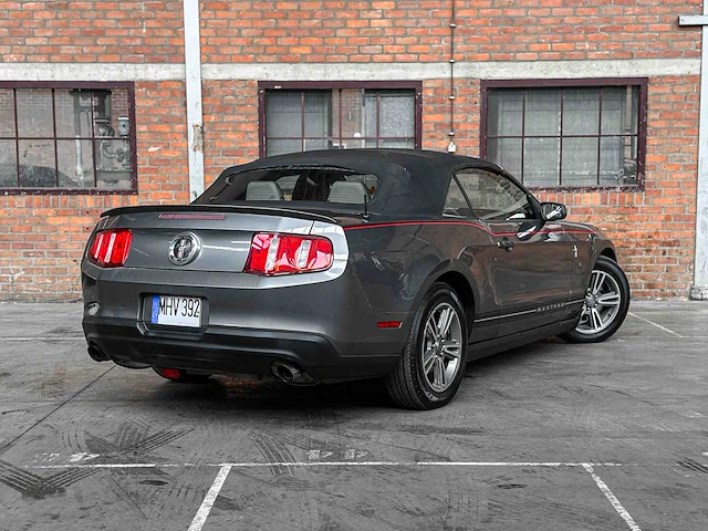 Ford mustang cabriolet 3.7 v6 310pk 2011 - afbeelding 2 van  38