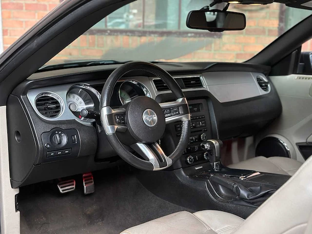 Ford mustang cabriolet 3.7 v6 310pk 2011 - afbeelding 9 van  38