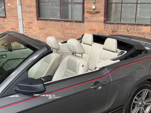 Ford mustang cabriolet 3.7 v6 310pk 2011 - afbeelding 24 van  44