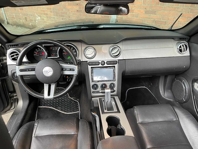Ford mustang cabriolet 4.0 212pk 2005 youngtimer - afbeelding 11 van  41