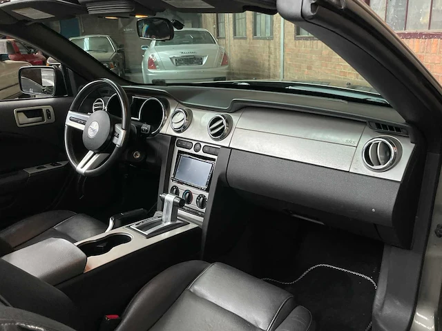 Ford mustang cabriolet 4.0 212pk 2005 youngtimer - afbeelding 29 van  41