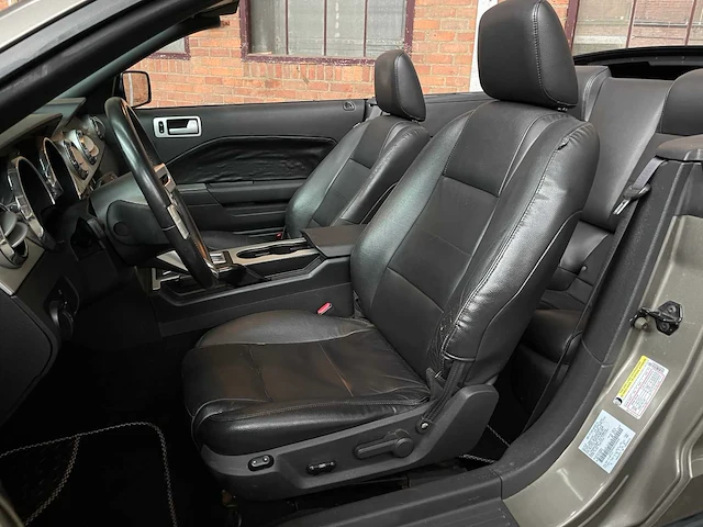 Ford mustang cabriolet 4.0 212pk 2005 youngtimer - afbeelding 30 van  41