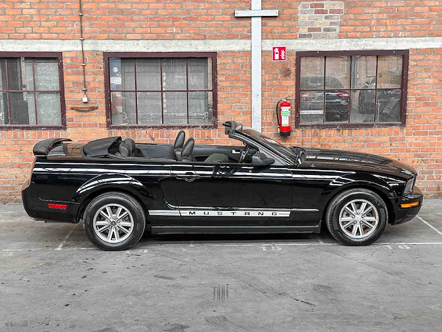 Ford mustang cabriolet 4.0 v6 214pk 2005 - afbeelding 2 van  36