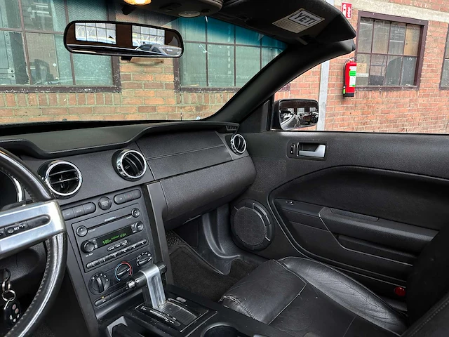 Ford mustang cabriolet 4.0 v6 214pk 2005 - afbeelding 9 van  36