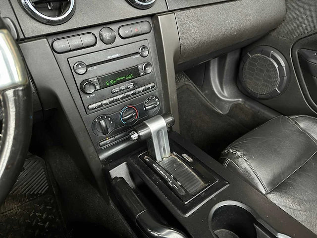 Ford mustang cabriolet 4.0 v6 214pk 2005 - afbeelding 18 van  36