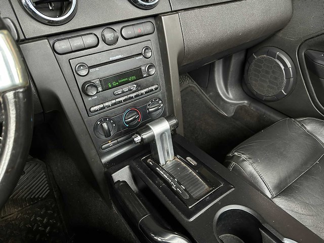 Ford mustang cabriolet 4.0 v6 214pk 2005 - afbeelding 18 van  36