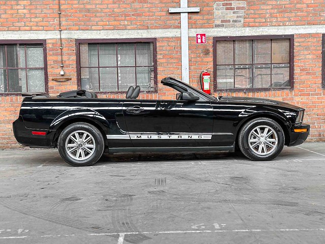 Ford mustang cabriolet 4.0 v6 214pk 2005 - afbeelding 36 van  36